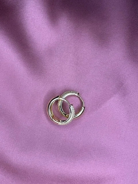 boucles d'oreilles.